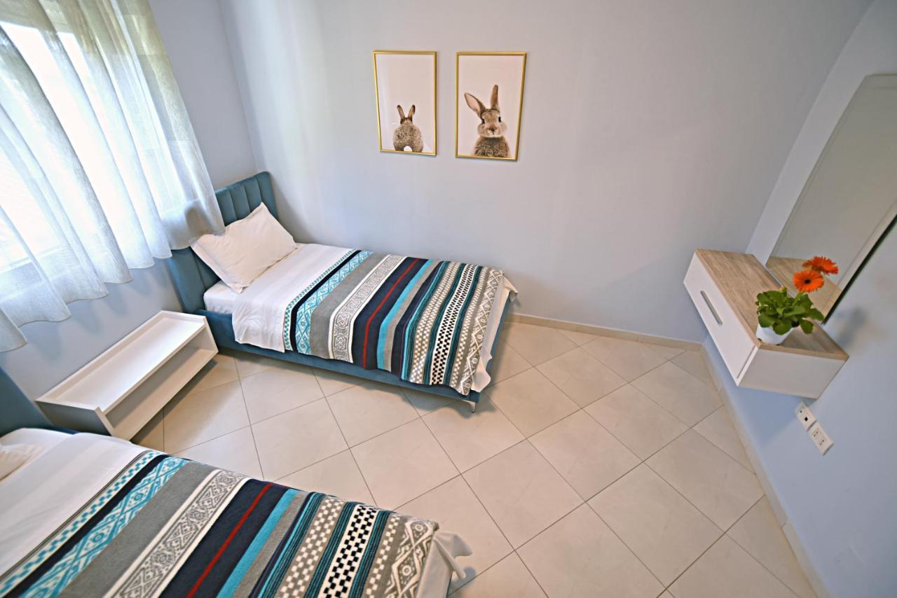 Sunrise Suites Vlorë Buitenkant foto