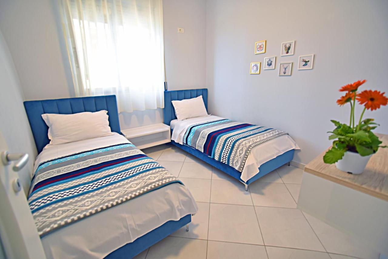 Sunrise Suites Vlorë Buitenkant foto