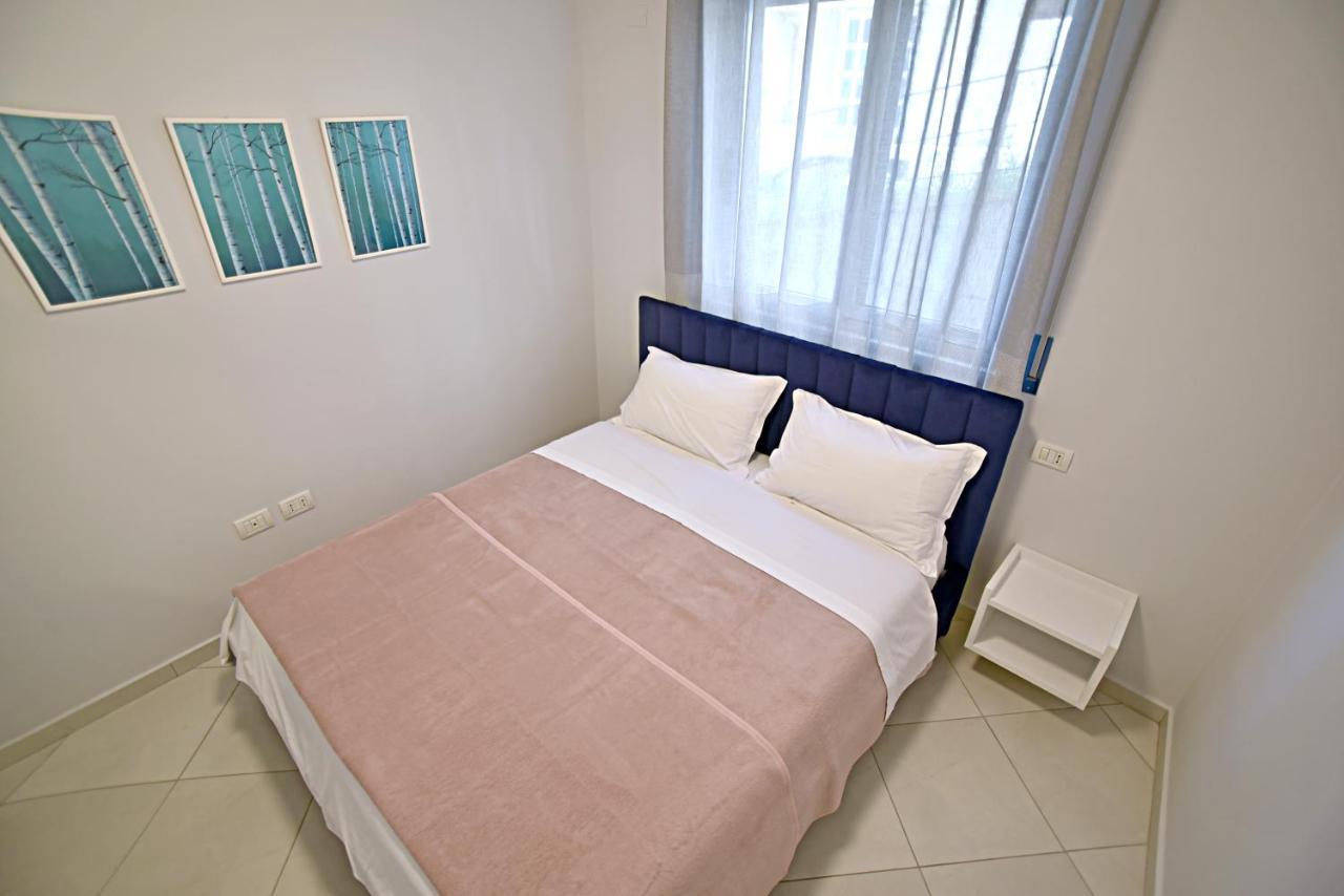 Sunrise Suites Vlorë Buitenkant foto