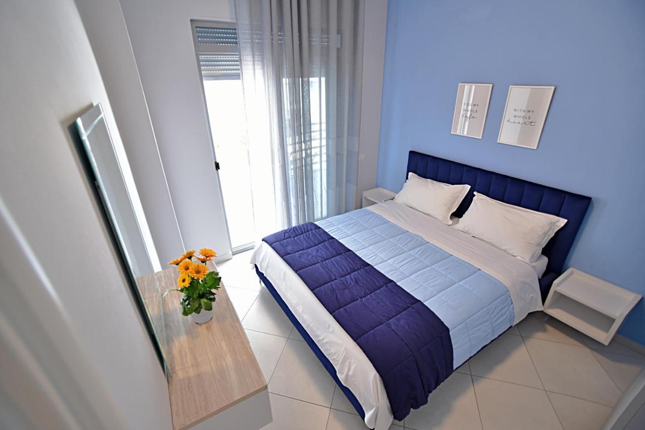 Sunrise Suites Vlorë Buitenkant foto