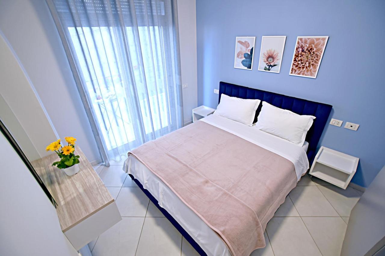 Sunrise Suites Vlorë Buitenkant foto