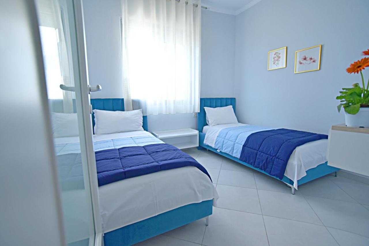 Sunrise Suites Vlorë Buitenkant foto